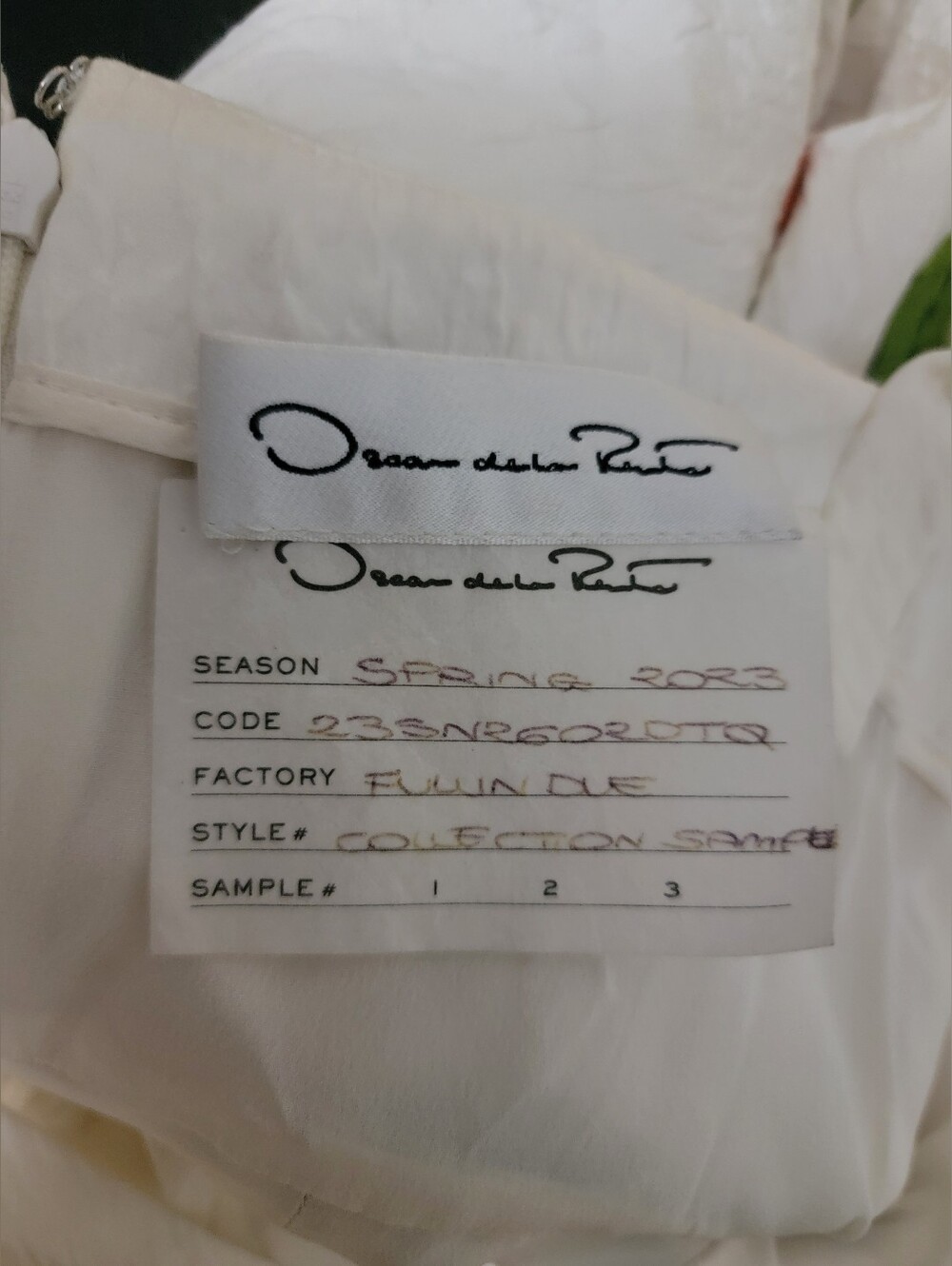 Oscar de la Renta Degradé Tulip Cloque Midi Dress White 4 - Picture 13 of 13
